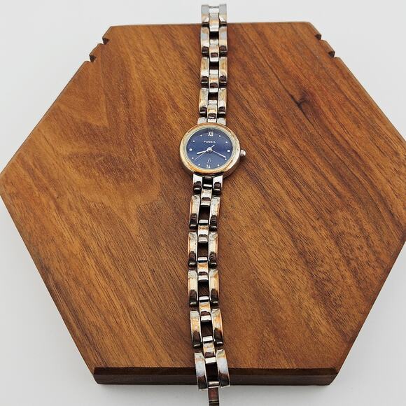 Fossil Women's Silver Tone Round Dial Watch ES-8860 Scratched Project TLC - Picture 4 of 7